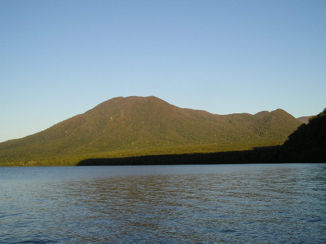 支笏湖と樽前岳